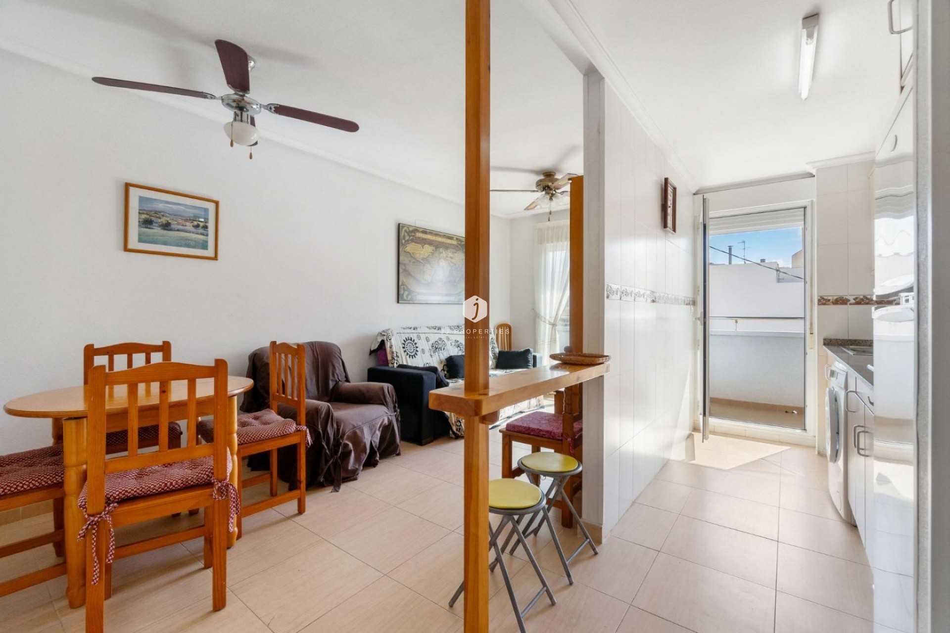 Alquiler a largo plazo - Apartamento / piso -
Torrevieja - Centro