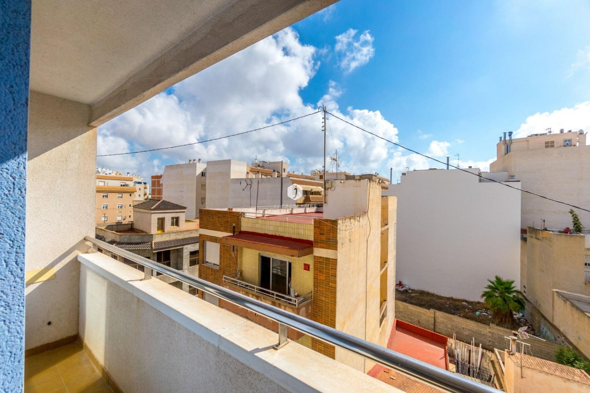 Alquiler a largo plazo - Apartamento / piso -
Torrevieja - Centro