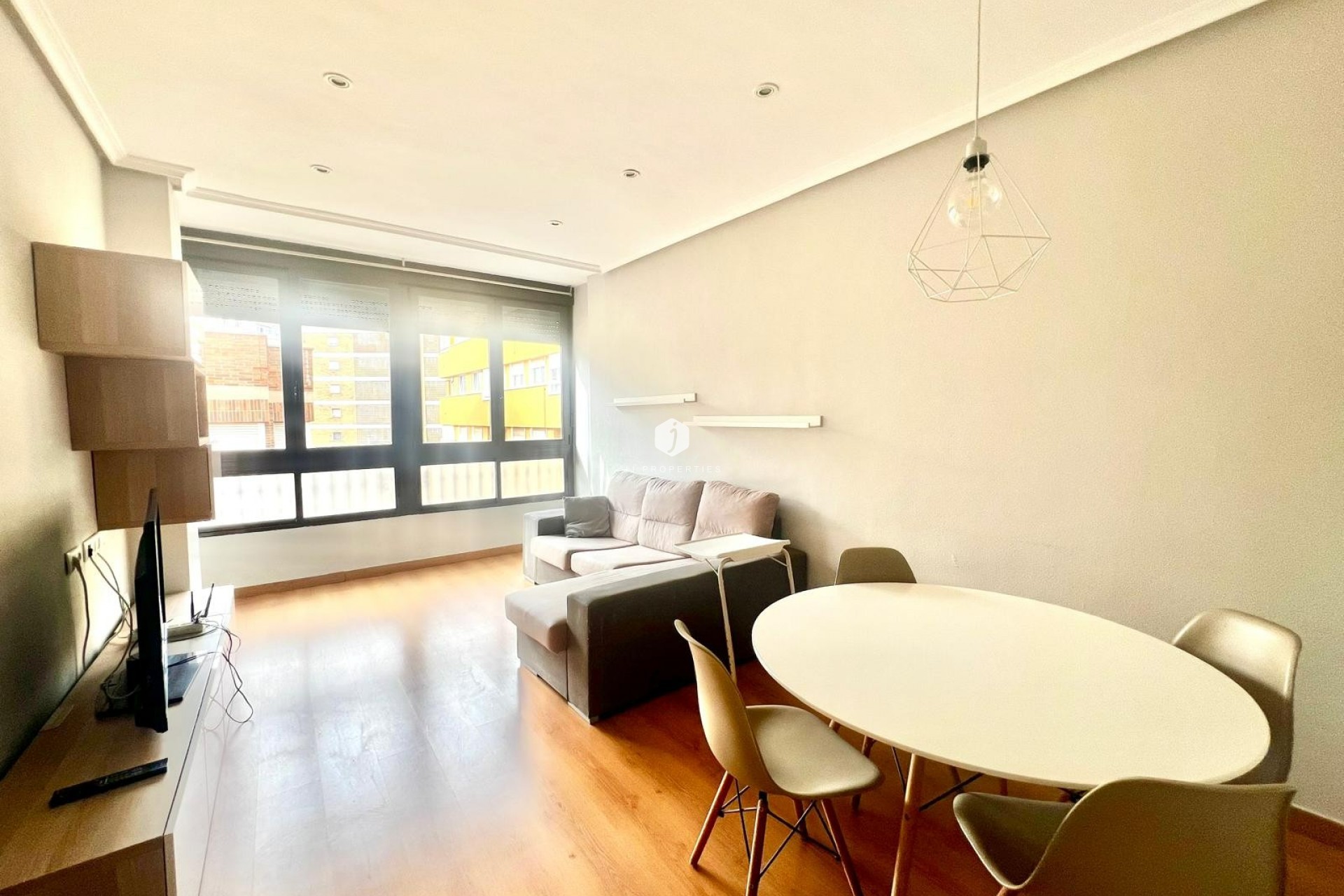 Alquiler a largo plazo - Apartamento / piso -
Torrevieja