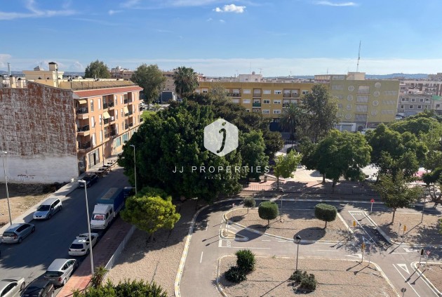 Apartamento / piso - Segunda mano -
            Almoradí - C-47999