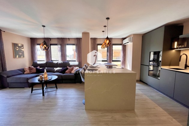 Apartamento / piso - Segunda mano - Almoradí -
                Inland