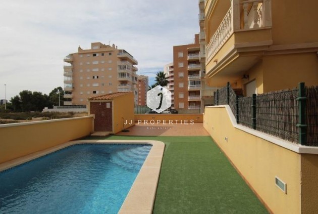 Apartamento / piso - Segunda mano - Guardamar del Segura -
                puerto deportivo