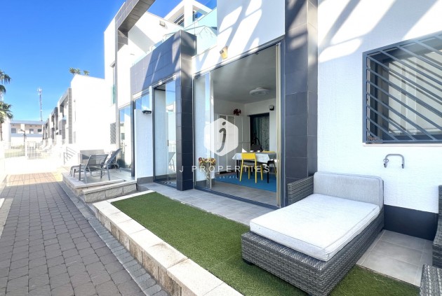Apartamento / piso - Segunda mano - La Zenia -
                Costa Blanca
