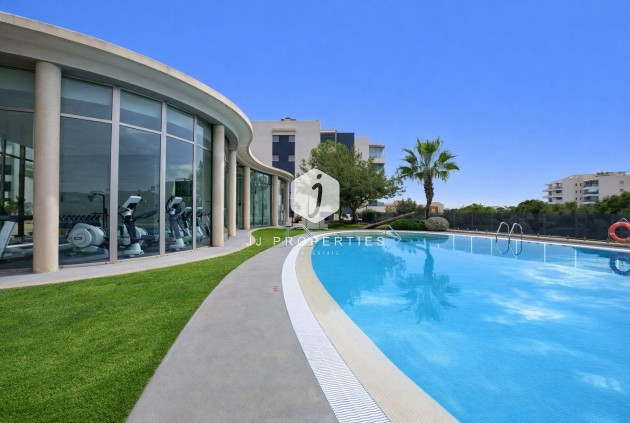 Apartamento / piso - Segunda mano - Orihuela Costa -
                Villamartín