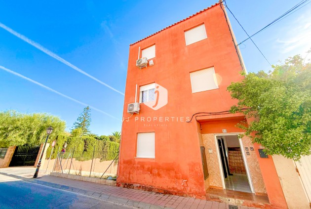 Apartamento / piso - Segunda mano - San Miguel de Salinas -
                Inland