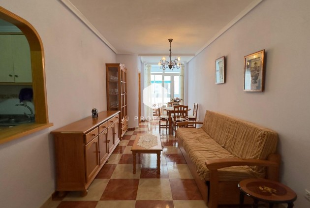 Apartamento / piso - Segunda mano - Torrevieja -
                Acequion