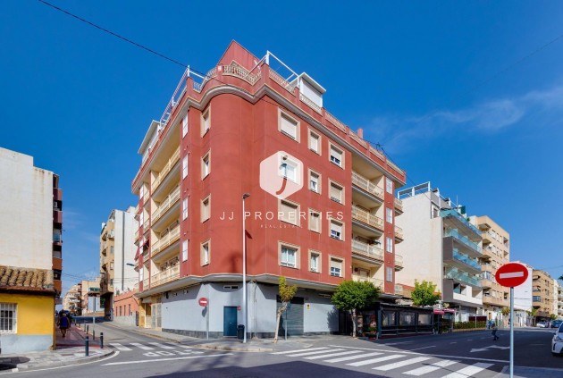 Apartamento / piso - Segunda mano -
            Torrevieja - C-18403