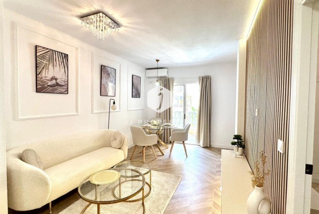 Apartamento / piso - Segunda mano -
            Torrevieja - C-51015