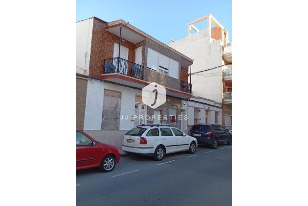 Apartamento / piso - Segunda mano -
            Torrevieja - C-69235