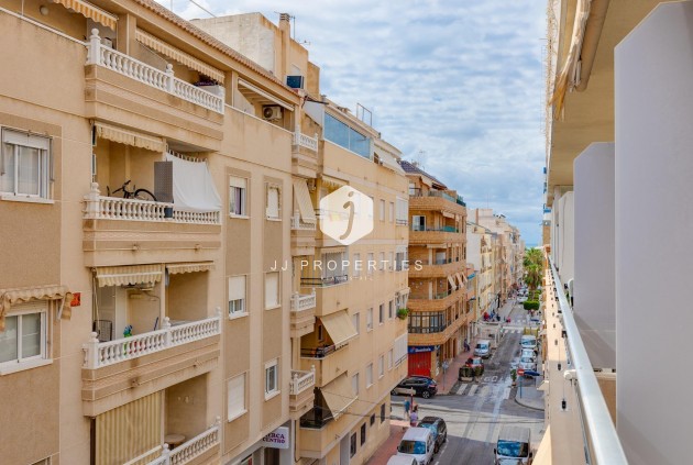 Apartamento / piso - Segunda mano -
            Torrevieja - C-70610