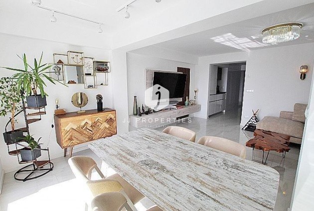 Apartamento / piso - Segunda mano -
            Torrevieja - C-71576