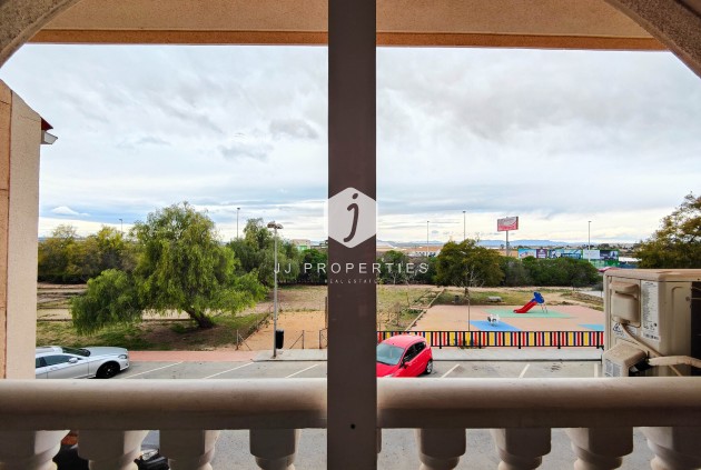 Apartamento / piso - Segunda mano -
            Torrevieja - C-83515