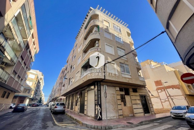 Apartamento / piso - Segunda mano -
            Torrevieja - C-89316