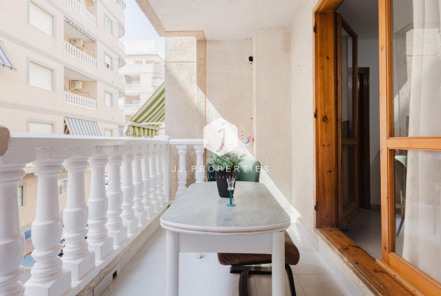 Apartamento / piso - Segunda mano -
            Torrevieja - C-97963