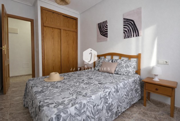 Apartamento / piso - Segunda mano - Torrevieja -
                Centro - Muelle Pesquero