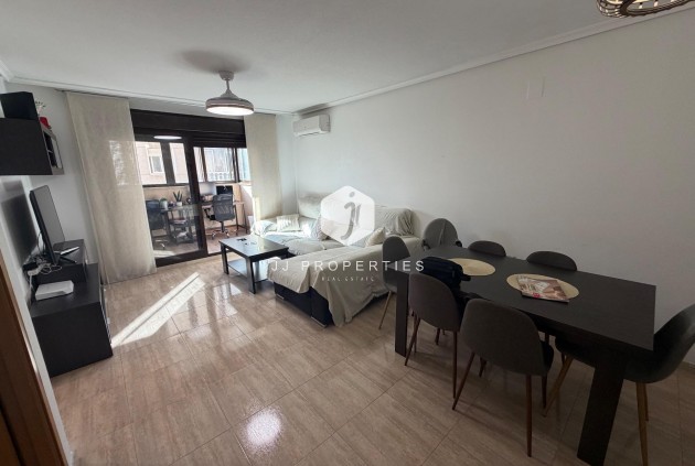 Apartamento / piso - Segunda mano - Torrevieja -
                Centro