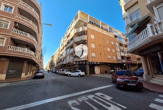 Apartamento / piso - Segunda mano - Torrevieja -
                Centro