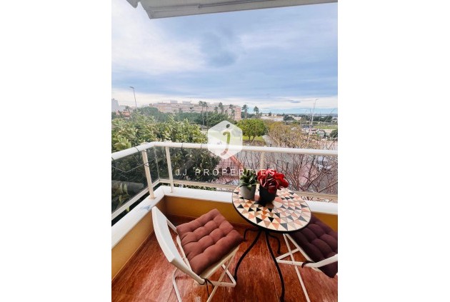 Apartamento / piso - Segunda mano - Torrevieja -
                Costa Blanca