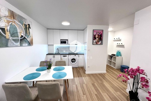 Apartamento / piso - Segunda mano - Torrevieja -
                Estacion de autobuses