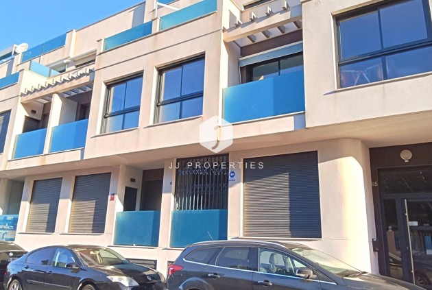 Apartamento / piso - Segunda mano - Torrevieja -
                Estacion de autobuses