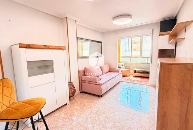 Apartamento / piso - Segunda mano - Torrevieja -
                Nueva Torrevieja