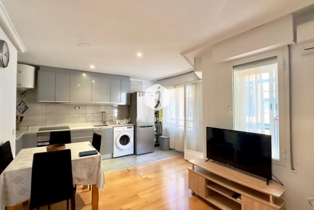 Apartamento / piso - Segunda mano - Torrevieja -
                Torrevieja