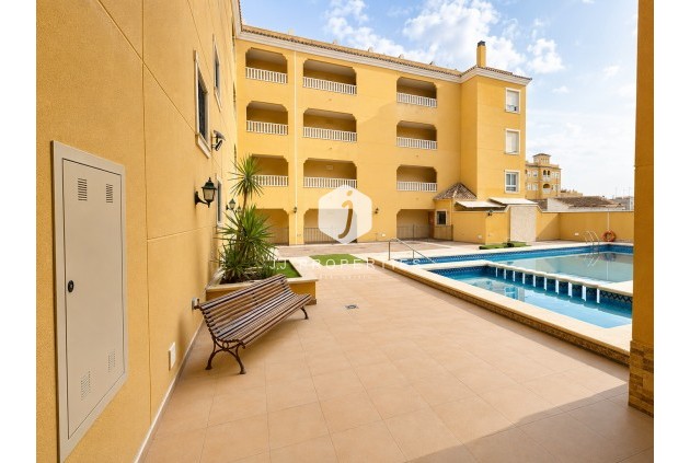 Apartment / flat - Resale - Almoradí -
                Inland