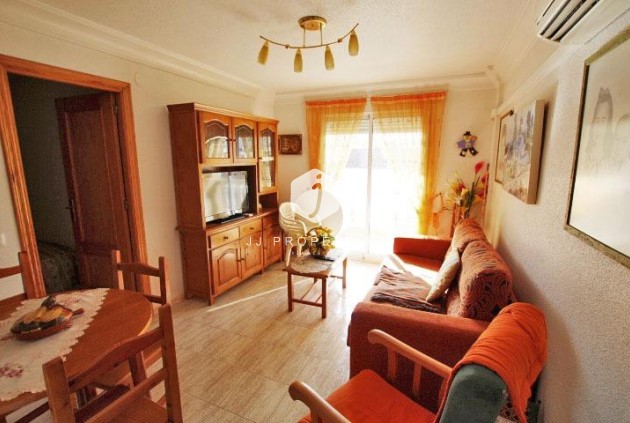 Apartment / flat - Resale - Guardamar del Segura -
                Centro