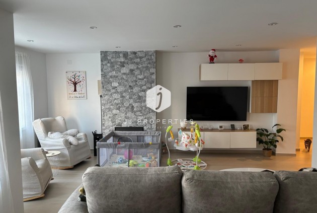 Apartment / flat - Resale - Torrevieja -
                Centro