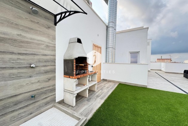 Apartment / flat - Resale - Torrevieja -
                Centro