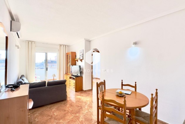 Apartment / flat - Resale - Torrevieja -
                Centro