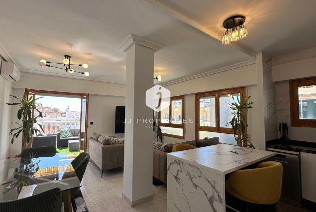 Apartment / flat - Resale - Torrevieja -
                Centro