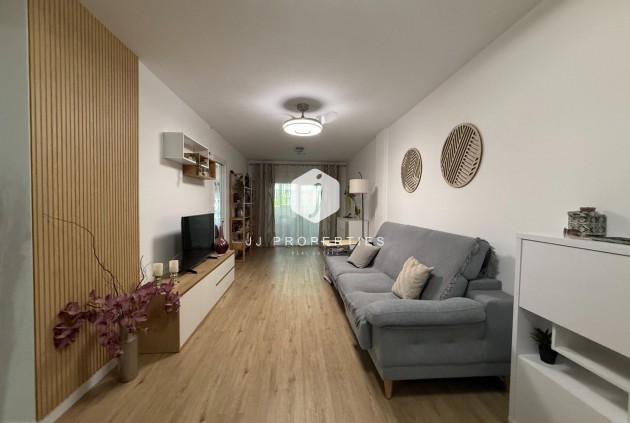 Apartment / flat - Resale - Torrevieja -
                Centro