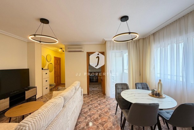 Apartment / flat - Resale - Torrevieja -
                Centro
