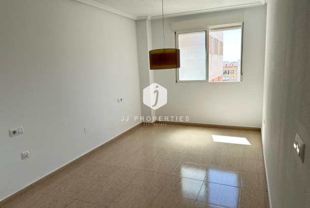 Apartment / flat - Resale - Torrevieja -
                Centro