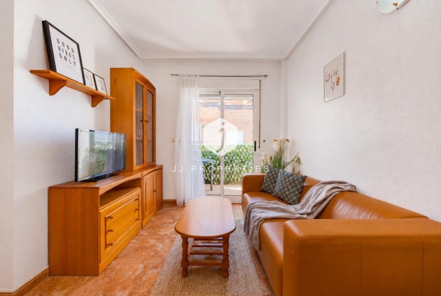 Apartment / flat - Resale - Torrevieja -
                Centro