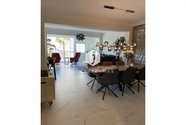 Apartment / flat - Resale - Torrevieja -
                Costa Blanca