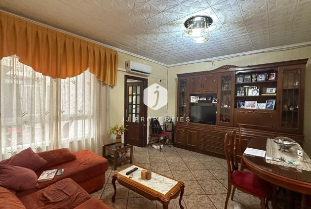 Apartment / flat - Resale - Torrevieja -
                Estacion de autobuses