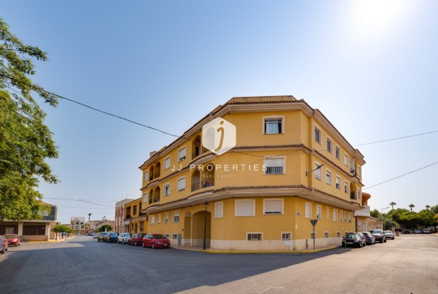 Appartement - D'occasion - Jacarilla -
                Inland