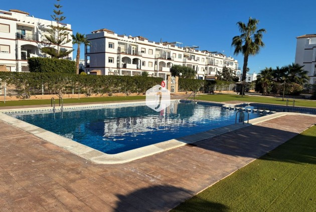 Appartement - D'occasion - Punta Prima -
                Costa Blanca