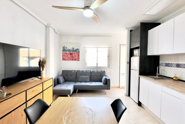 Appartement - D'occasion - Torrevieja -
                Centro