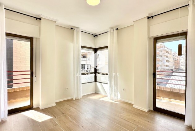 Appartement - D'occasion - Torrevieja -
                Centro