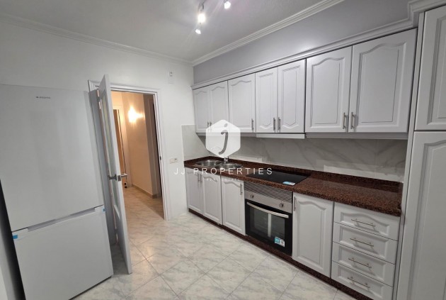 Appartement - D'occasion - Torrevieja -
                Estacion de autobuses