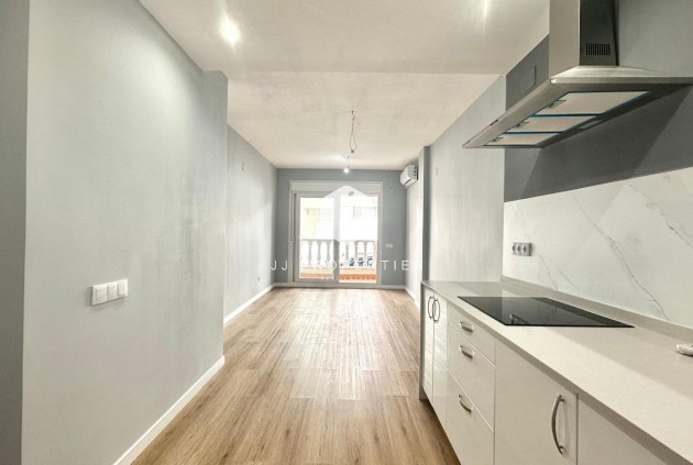 Appartement - D'occasion - Torrevieja -
                La Mata Pueblo