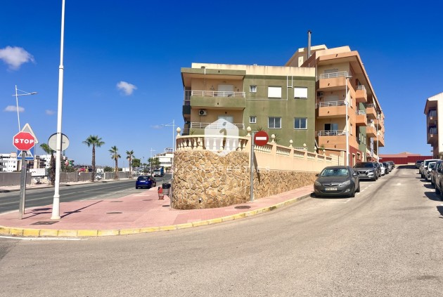 Appartement / flat - Tweedehands - San Miguel de Salinas -
                Inland