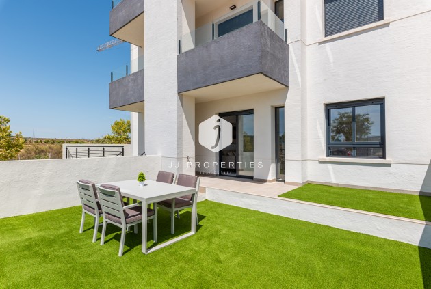 Appartement / flat - Tweedehands - San Miguel de Salinas -
                Inland