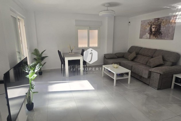 Appartement / flat - Tweedehands - Torrevieja -
                Acequion