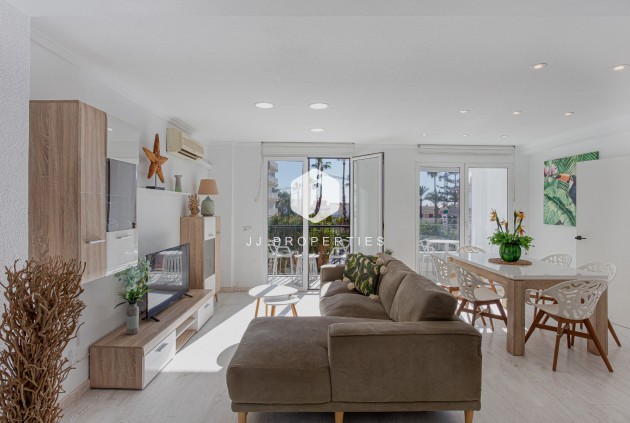 Appartement / flat - Tweedehands -
            Torrevieja - C-18039