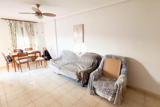 Appartement / flat - Tweedehands -
            Torrevieja - C-18352