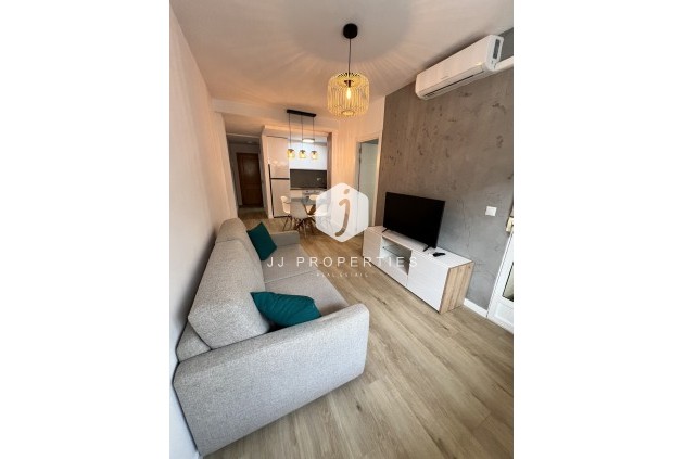 Appartement / flat - Tweedehands -
            Torrevieja - C-31145